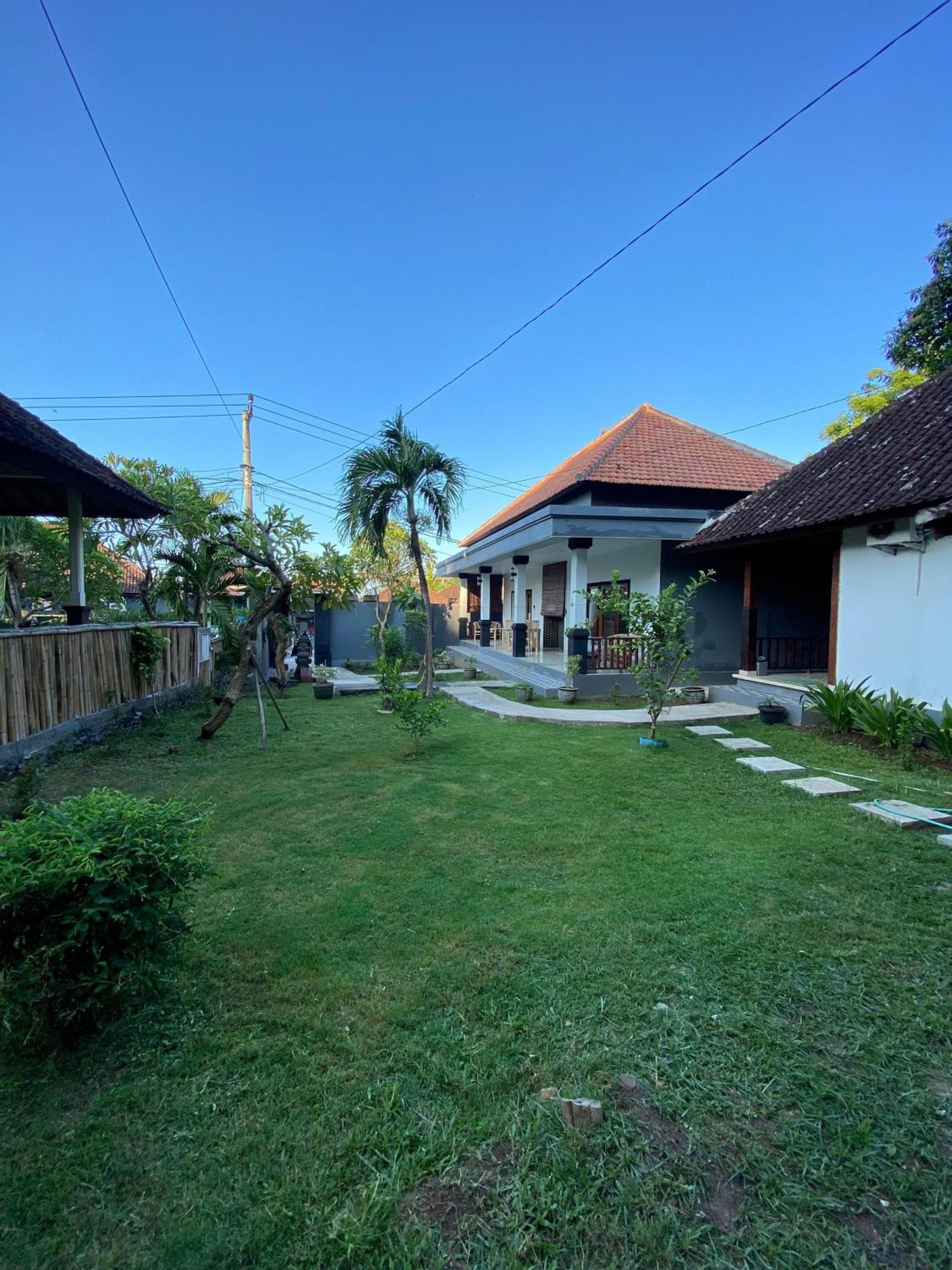 אמד Coconut Beach Bungalows & Warung 2 מראה חיצוני תמונה